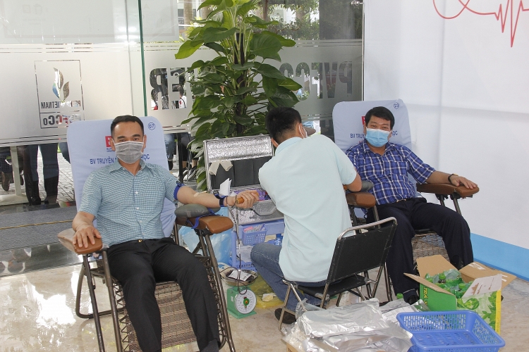 Ấm áp tình người Dầu khí trong ngày hội hiến máu nhân đạo tại PVFCCo