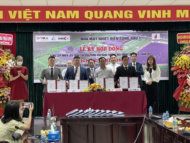 Ký kết hợp đồng cung cấp than vận hành NMNĐ Sông Hậu 1 năm 2022