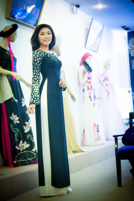 hoa hau dai duong dang thu thao lot xac quyen ru