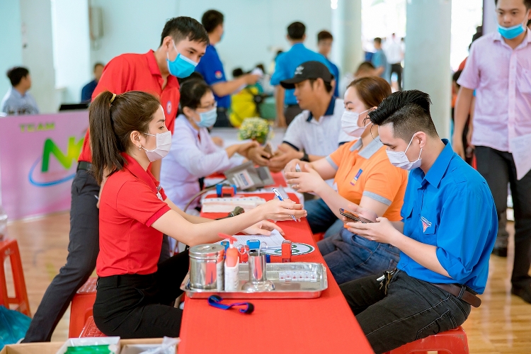 “Nhiệt huyết Người Dầu khí” - Giọt hồng Đất Mũi!