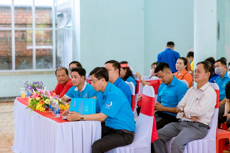 “Nhiệt huyết Người Dầu khí” - Giọt hồng Đất Mũi!