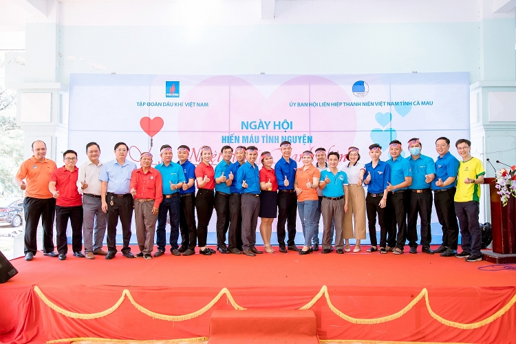 “Nhiệt huyết Người Dầu khí” - Giọt hồng Đất Mũi!