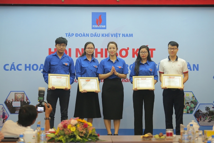 Sơ kết các hoạt động xã hội trong Petrovietnam: Tự hào hình ảnh người lao động Dầu khí Việt Nam