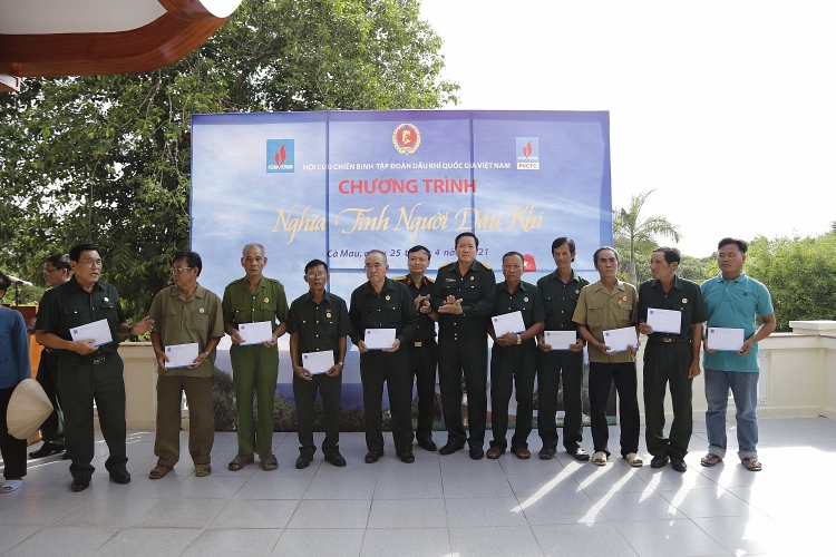Hội CCB Tập đoàn: Thêm 3 căn nhà và 60 quà tặng nghĩa tình đến với Cà Mau
