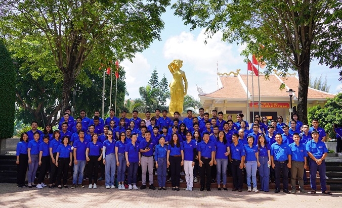 Đoàn Thanh niên PVFCCo dâng hương tưởng niệm Anh hùng Võ Thị Sáu