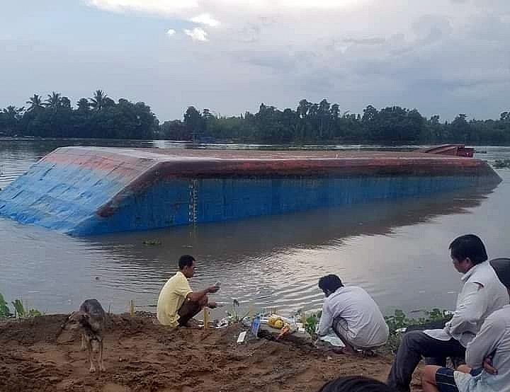 long an lat xa lan 1 nguoi tu vong 1 nguoi mat tich