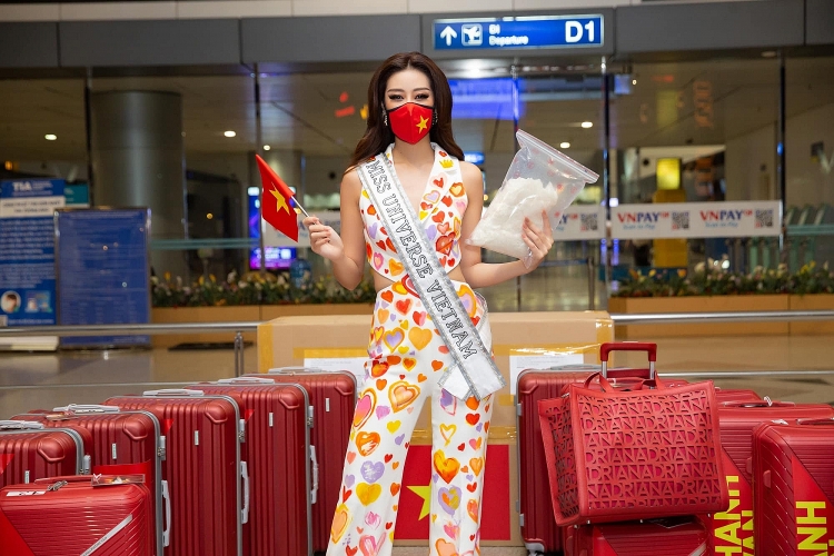 Hoa hậu Khánh Vân lên đường sang Mỹ dự thi Miss Universe 2021