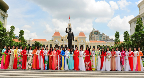Người đẹp nào sẽ đăng quang Hoa khôi 2015?