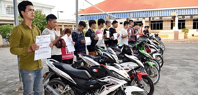 long an ngan chan 100 quai xe tu tap dua xe