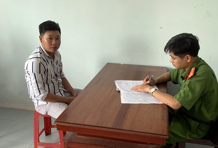 can tho canh sat truy bat nong nhom thanh nien danh nguoi cuop xe may