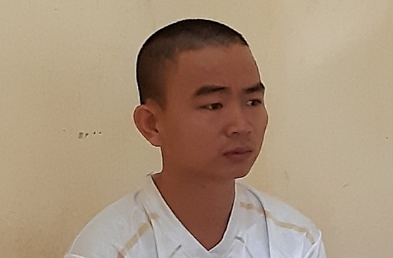 long an chem trong thuong ban nhau vi bi bat uong het ly bia