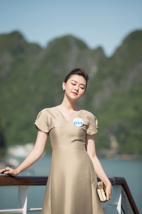 nguoi dep miss world viet nam tro tai catwalk tren du thuyen 5 sao