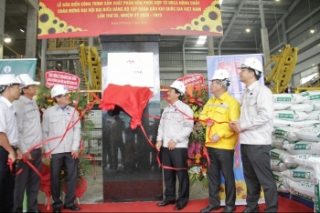 PVCFC tổ chức Lễ gắn biển công trình sản xuất phân bón phức hợp từ urea nóng chảy công suất 300.000 tấn/năm