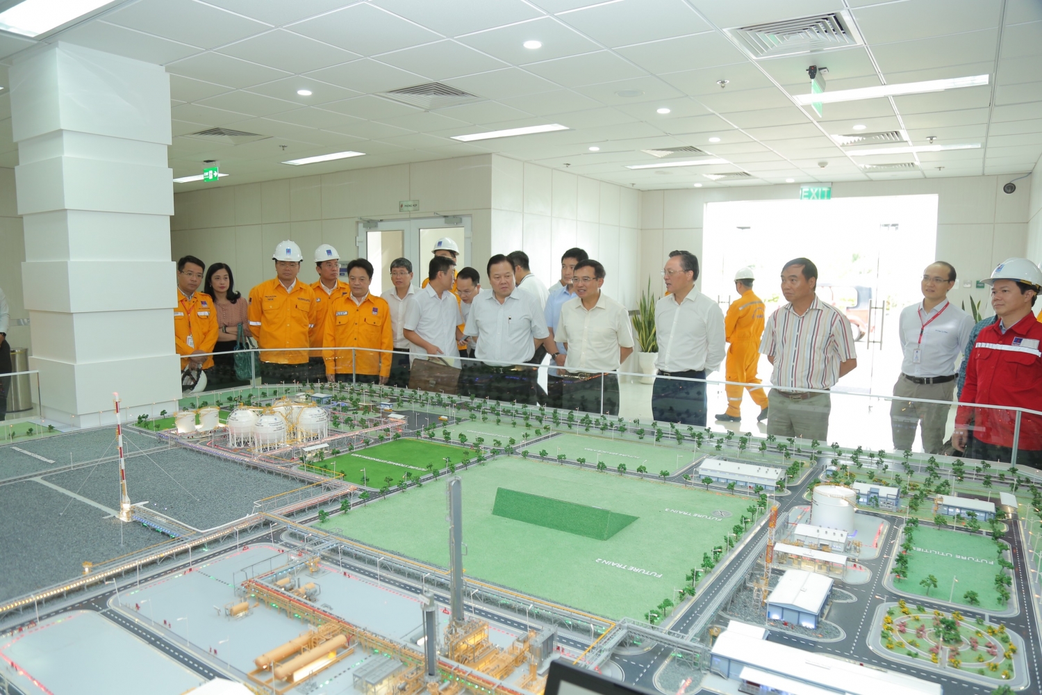 Chủ tịch Ủy ban Quản lý vốn Nhà nước tại doanh nghiệp thăm và làm việc tại Cụm Khí - Điện - Đạm Cà Mau