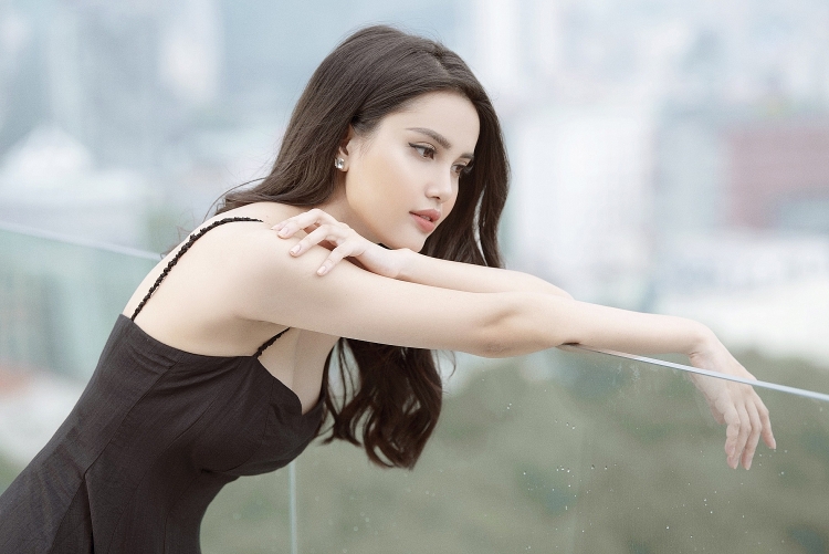 ngam ve dep phong phao cua a hau dieu thuy