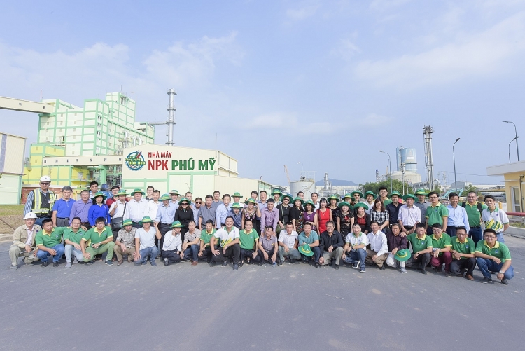 chum anh phan bon phu my duoc ba con tin dung