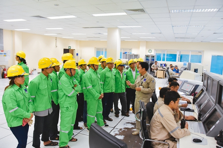 chum anh phan bon phu my duoc ba con tin dung