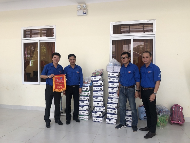 chum anh dau an chien dich mua he xanh 2019 cua tuoi tre dau khi
