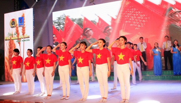 chum anh linh linh hoi dien tieng hat cho mua boi thu 2015