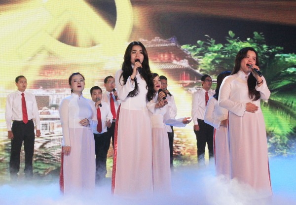 chum anh linh linh hoi dien tieng hat cho mua boi thu 2015