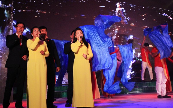 chum anh linh linh hoi dien tieng hat cho mua boi thu 2015