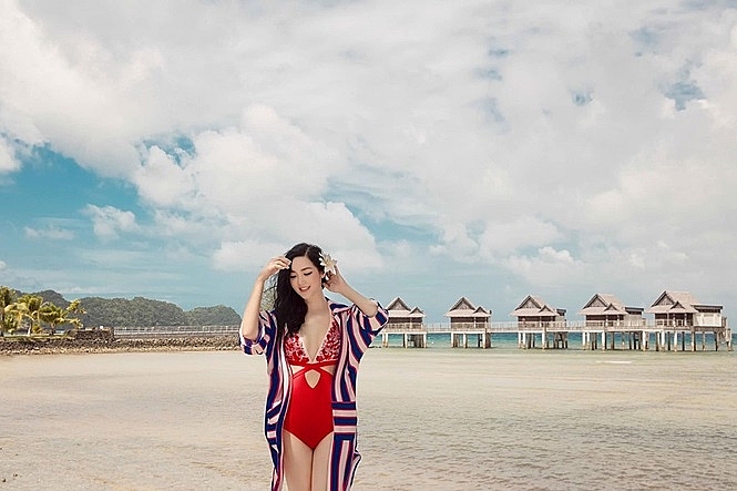 ngo ngang truoc ve dep khong tuoi cua hoa hau giang my