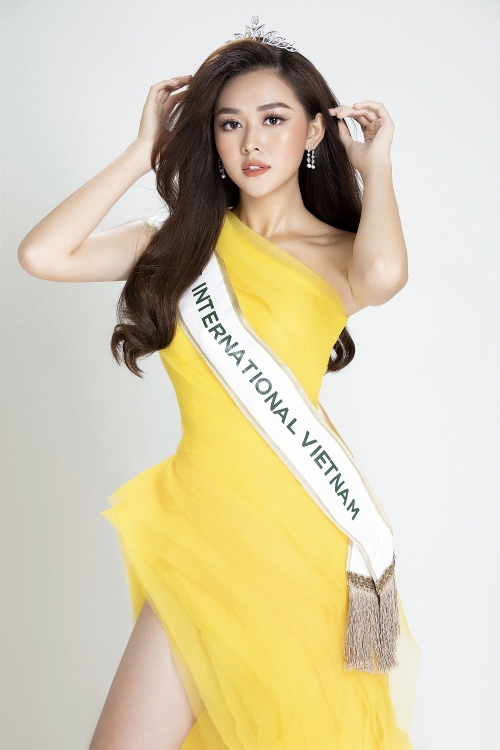 a hau tuong san dep ngot ngao quyen ru chuan gu miss internatinal