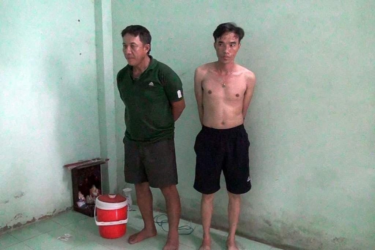 long an tam giu hai doi tuong tang tru ma tuy sung