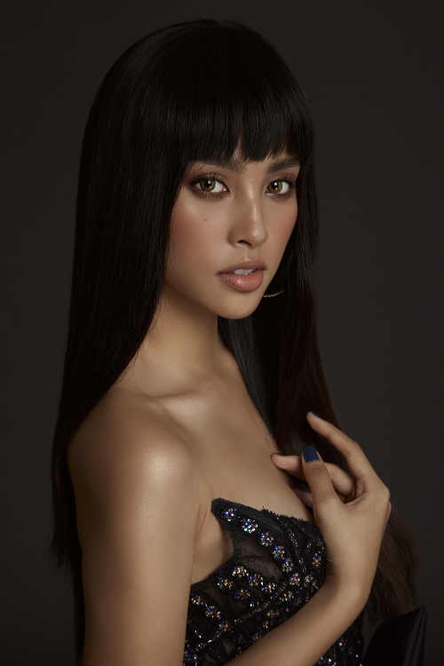 hoa hau tieu vy lot xac quyen ru sau mot nam dang quang