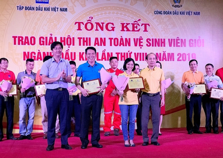 pvfcco dat giai nhat tai hoi thi atvsv gioi nganh dau khi lan viii