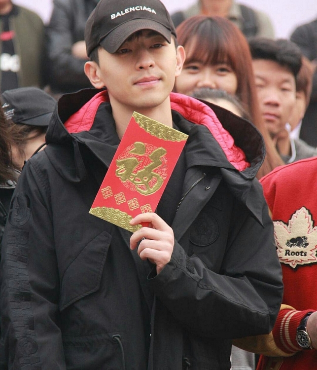 dang luan tro thanh ngoi sao het thoi nho ma tu thuan cuu vot hao quang