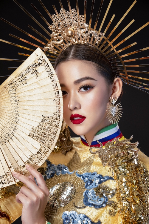 Lộ diện quốc phục của Á hậu Tường San tại Hoa hậu Quốc tế 2019