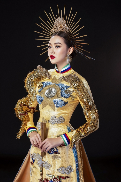 Lộ diện quốc phục của Á hậu Tường San tại Hoa hậu Quốc tế 2019