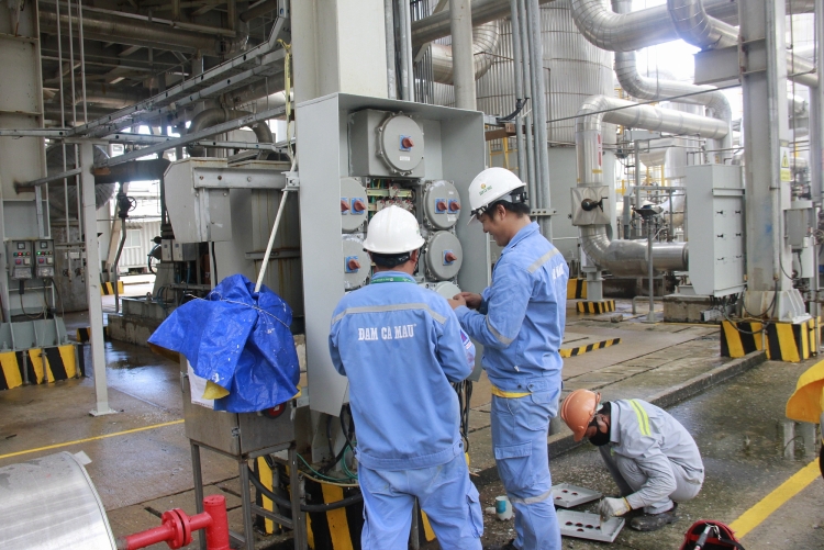 Quản trị biến động vượt 