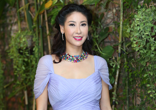 Hoa hậu Hà Kiều Anh tái xuất
