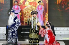 nghe si xuan huy chung toi doi tieng vo tay