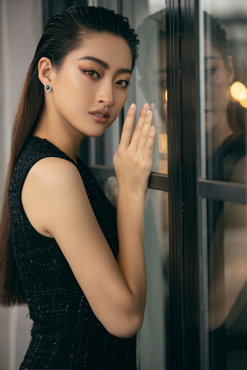 Hoa hậu Lương Thùy Linh “đẹp mê hồn” với trang phục Thu - Đông