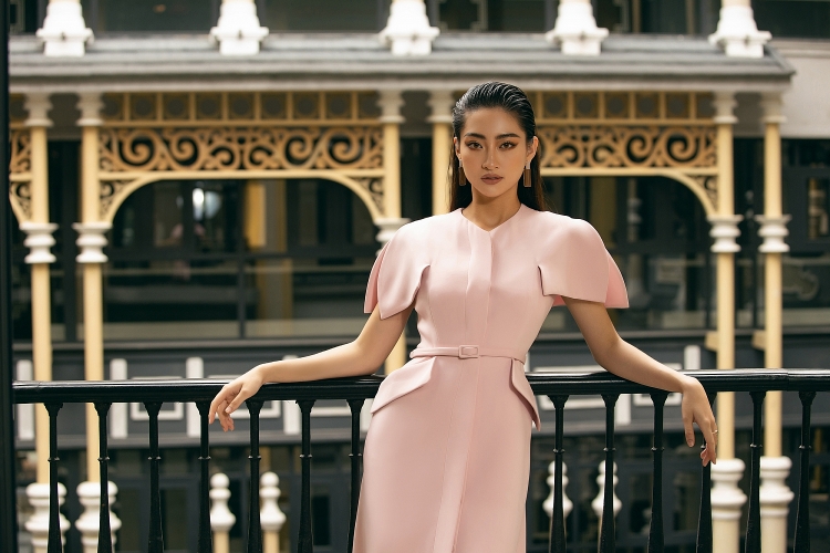 Hoa hậu Lương Thùy Linh “đẹp mê hồn” với trang phục Thu - Đông