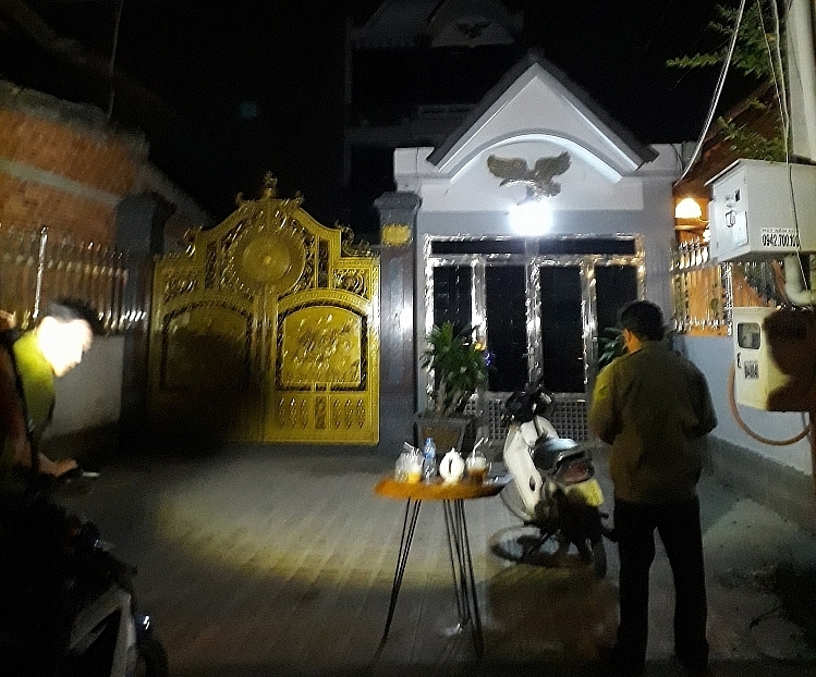 Long An: Truy tố kẻ đâm vợ tử vong