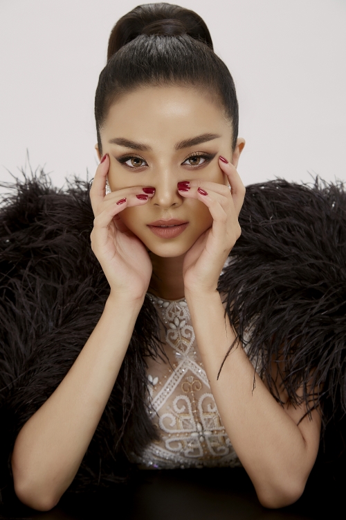 Á hậu Thúy An đẹp quyến rũ trước thềm Miss Intercontinental 2019