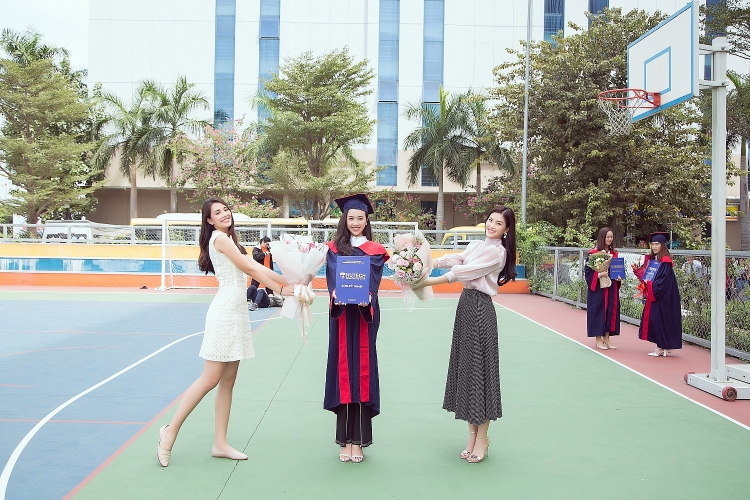 Á hậu Thúy An tốt nghiệp cử nhân trước thềm Miss Intercontinental