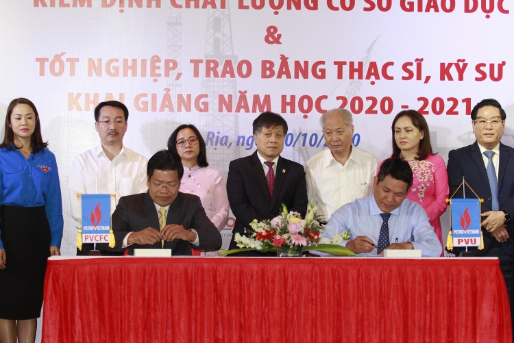 Phân bón Cà Mau trao 30 suất học bổng cho sinh viên PVU