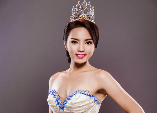 Hoa hậu Nguyễn Cao Kỳ Duyên "lột xác" quyến rũ