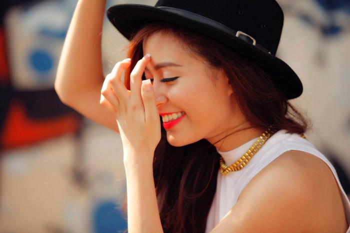 hoang thuy linh an theo ha ho ngoc trinh sam penthouse