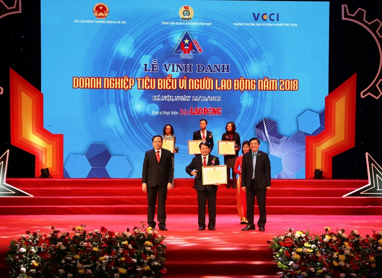 pvfcco thuoc top 25 doanh nghiep dam bao thu nhap tot nhat cho nld