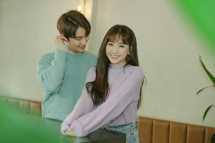Hari Won và Park Jung Min tình cảm lãng mạn trong MV