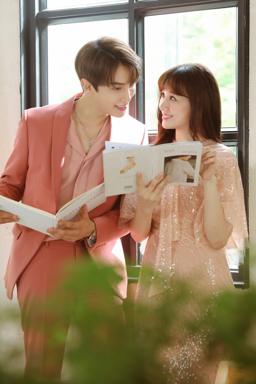 Hari Won và Park Jung Min tình cảm lãng mạn trong MV
