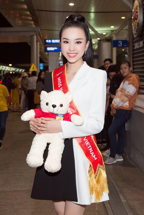 Á hậu Thuý An chính thức lên đường sang Ai Cập dự thi Miss Intercontinental