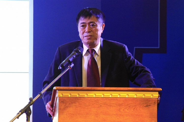 tap the pve doan ket dong long de cung nhau vuot qua kho khan