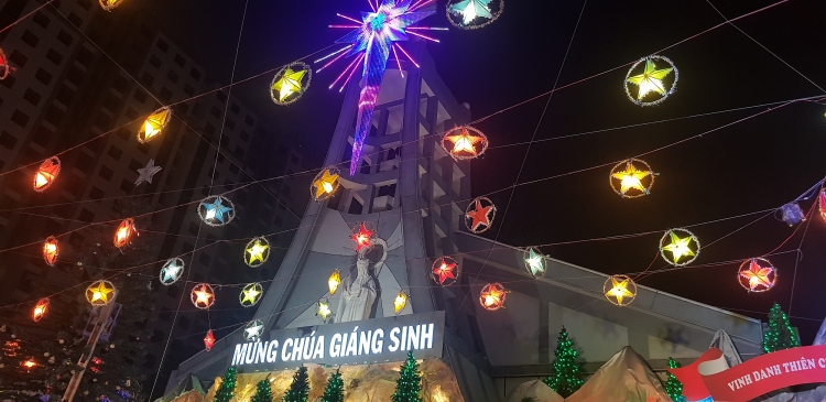 Lung linh Giáng sinh nơi xóm đạo